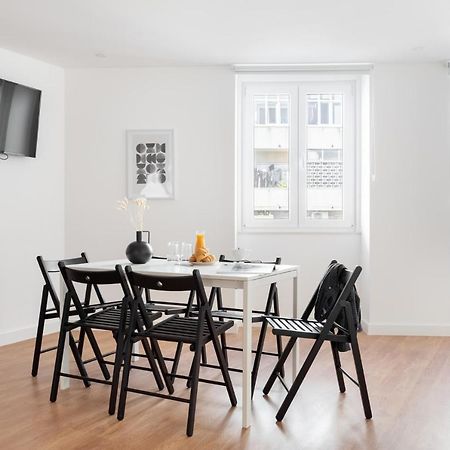 Altido Modern 2-Level Flats Near Ajuda Palace Lisbon Luaran gambar