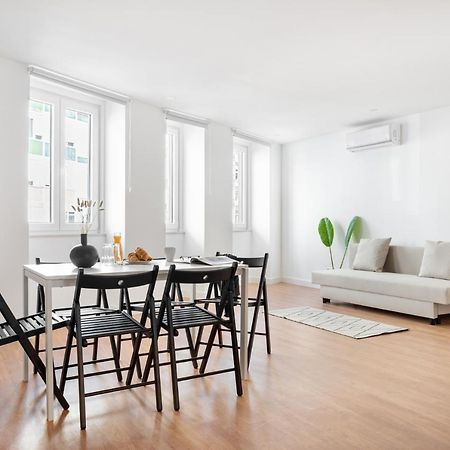 Altido Modern 2-Level Flats Near Ajuda Palace Lisbon Luaran gambar