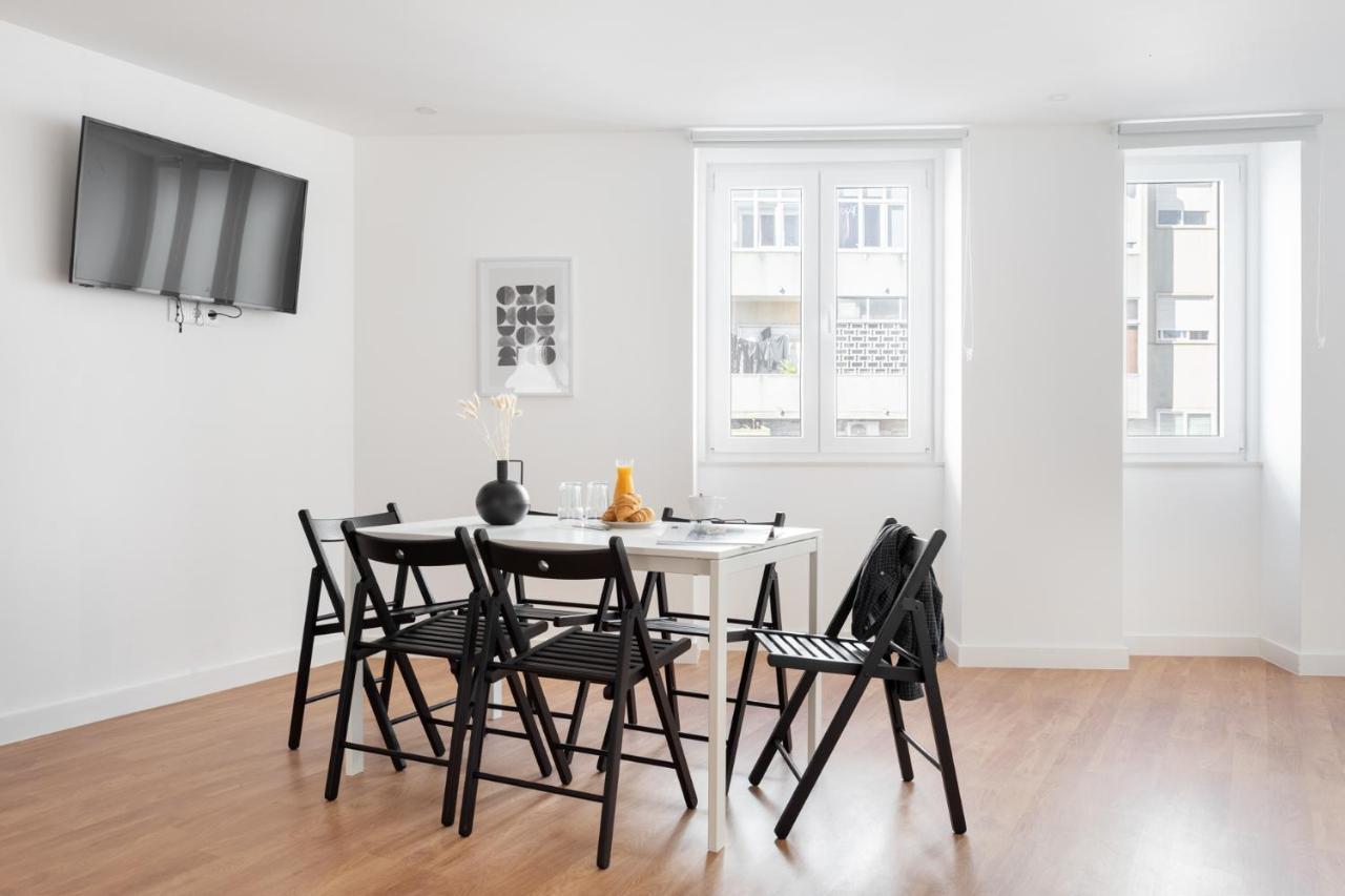 Altido Modern 2-Level Flats Near Ajuda Palace Lisbon Luaran gambar
